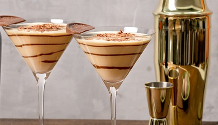 Baileys Schokolade Orangen Martini Cocktail image