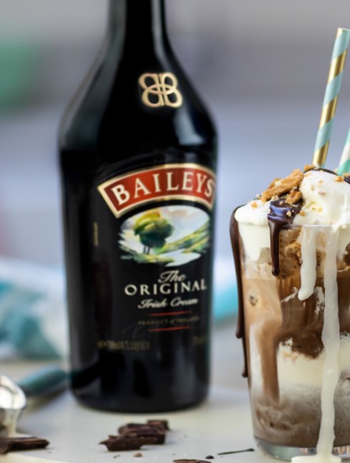 Baileys Original, chocolats au lait à la crème irlandaise remplis de  liqueur Baileys, 600 g 
