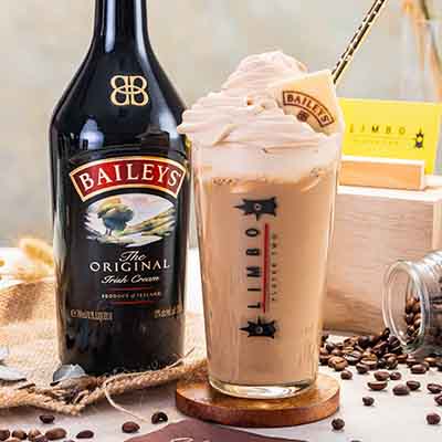 Iced coffee Irlandés con espuma de Baileys y chocolate blanco  Thumbnail